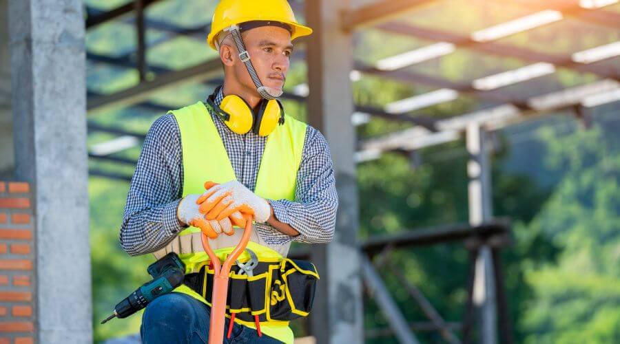 Professional gutter cleaning in Redford, MO